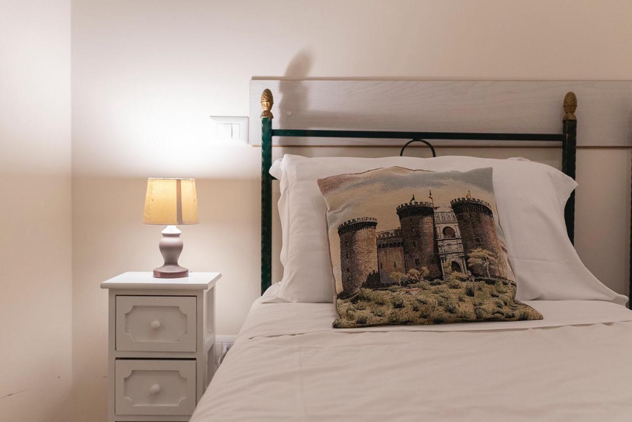 나폴리 Domus Borbonica B&B 외부 사진