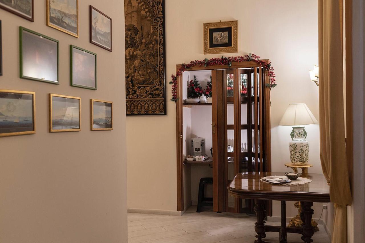 나폴리 Domus Borbonica B&B 외부 사진