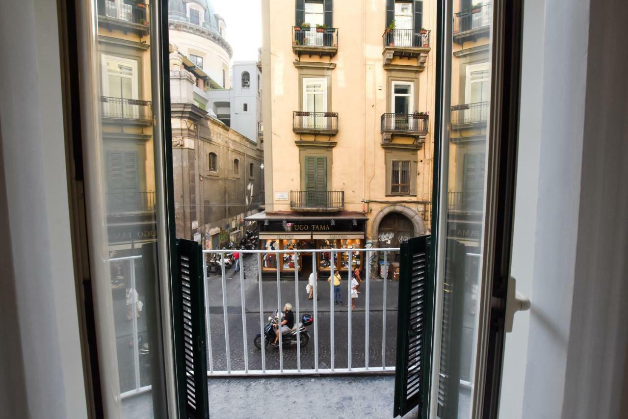 나폴리 Domus Borbonica B&B 외부 사진