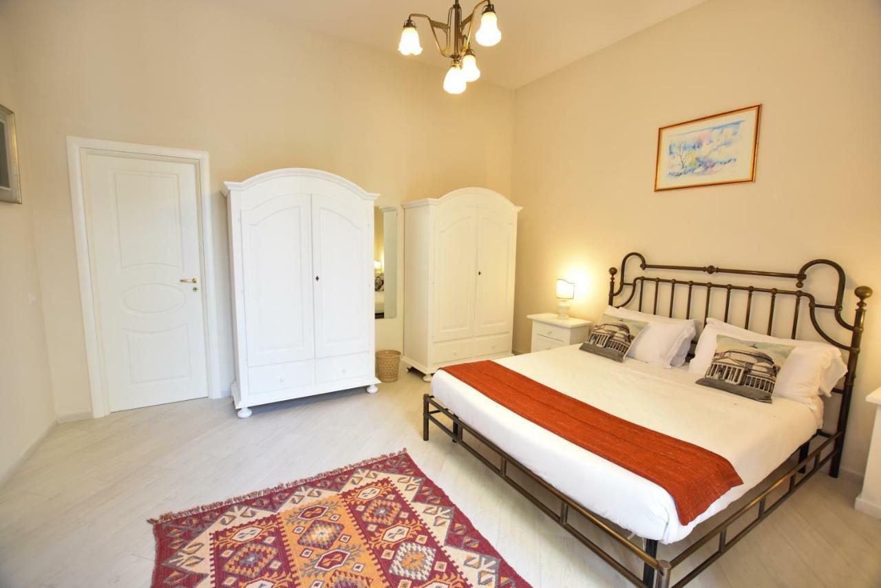 나폴리 Domus Borbonica B&B 외부 사진