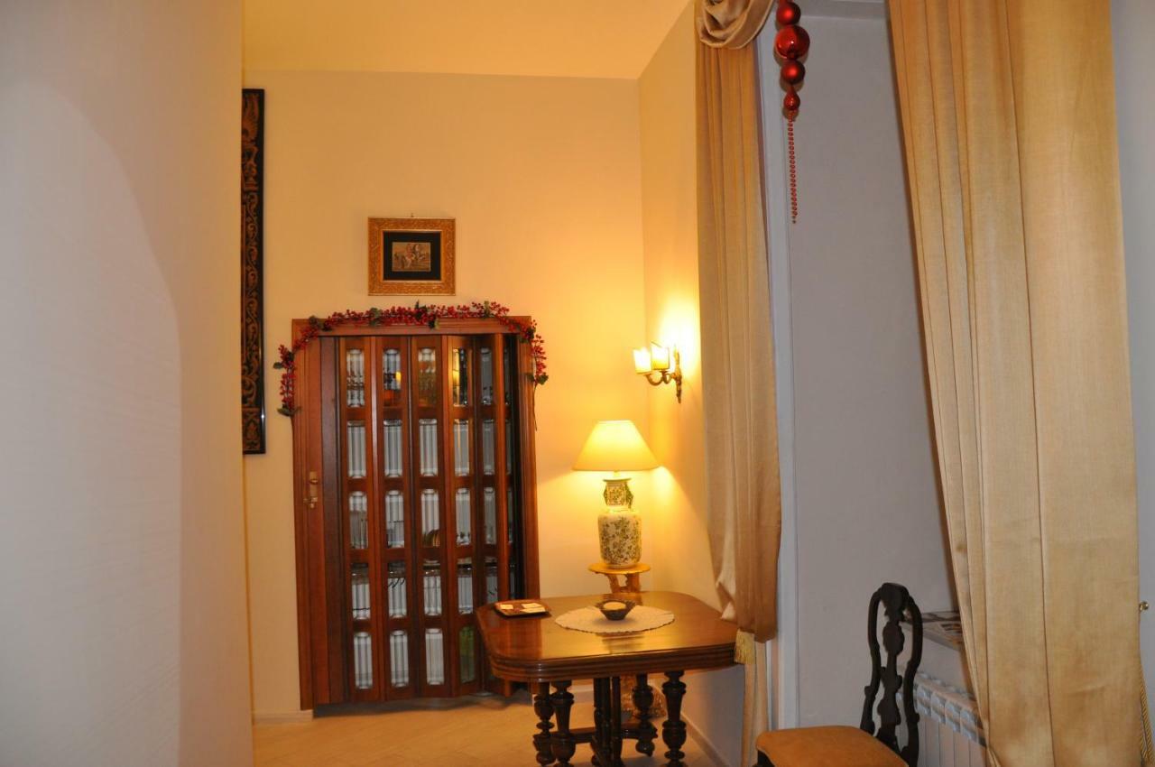 나폴리 Domus Borbonica B&B 외부 사진