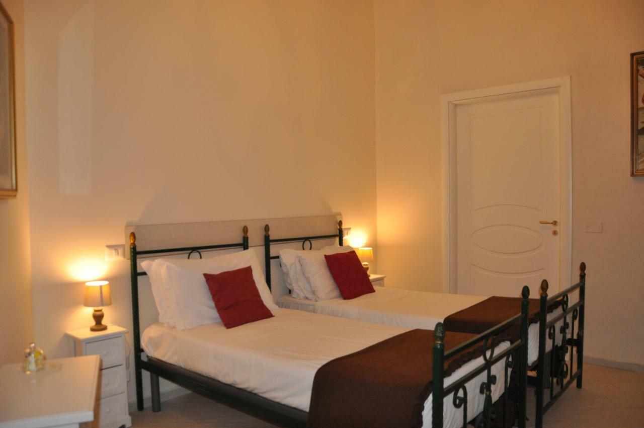 나폴리 Domus Borbonica B&B 외부 사진