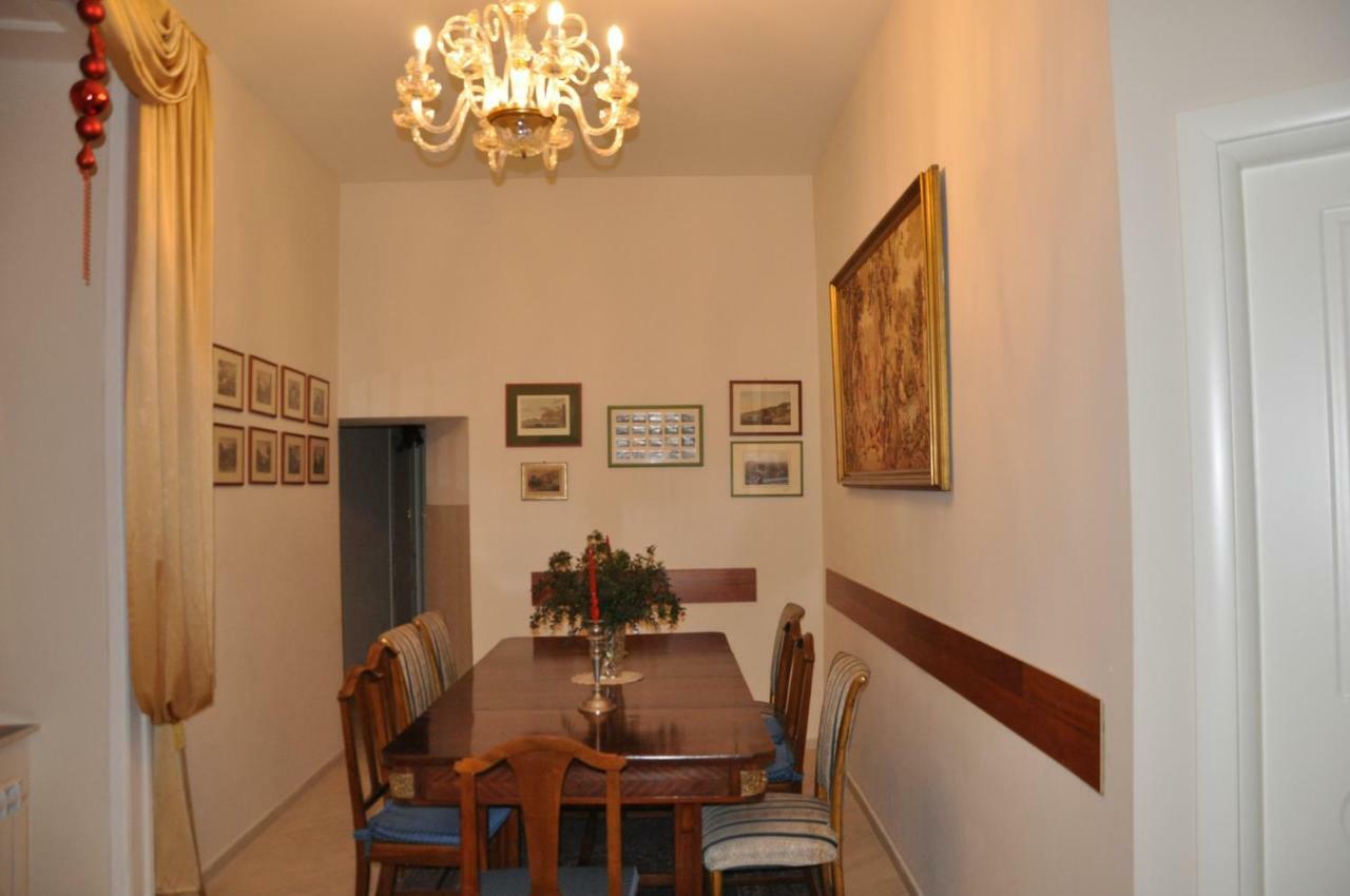 나폴리 Domus Borbonica B&B 외부 사진