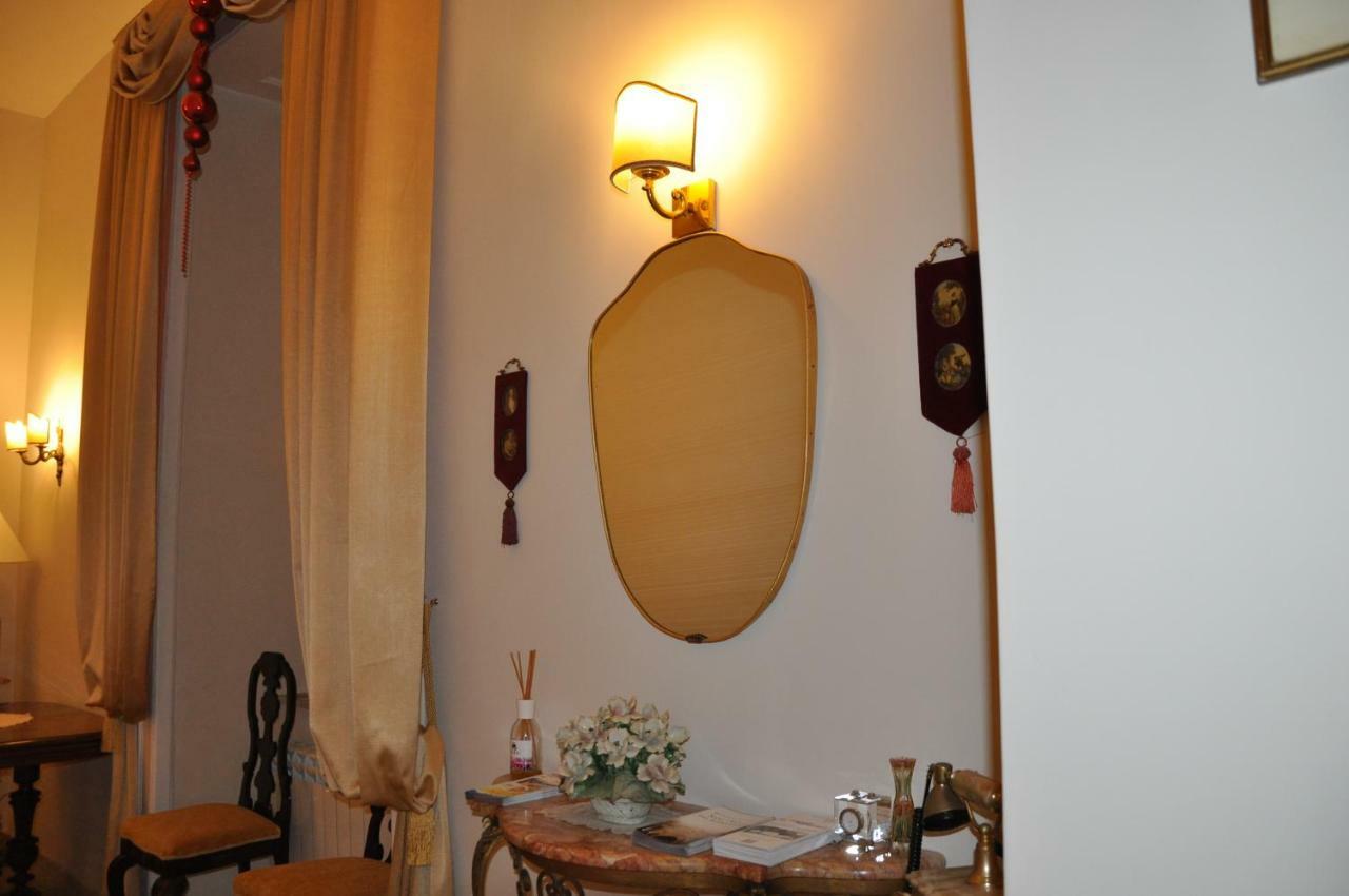 나폴리 Domus Borbonica B&B 외부 사진
